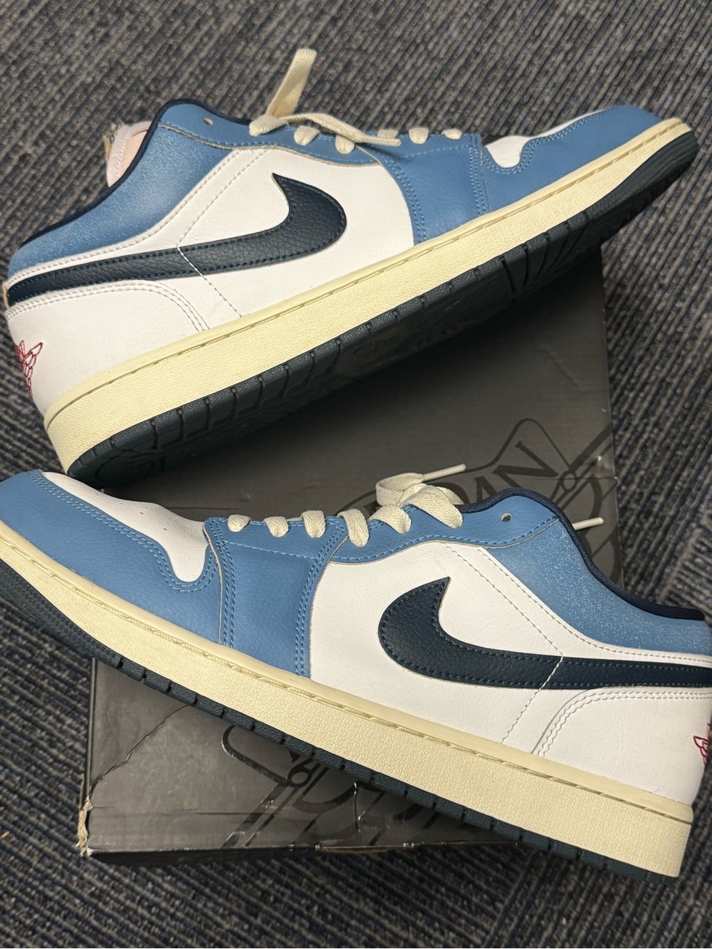 Jordan 1 Low SE Armory Navy - Low-Top Sneakers in White, Light Blue and Navy